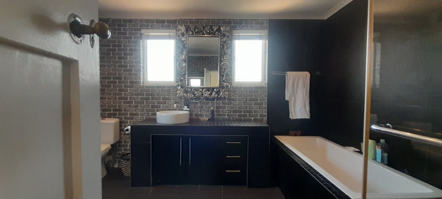 3 Bedroom Property for Sale in Essenwood KwaZulu-Natal