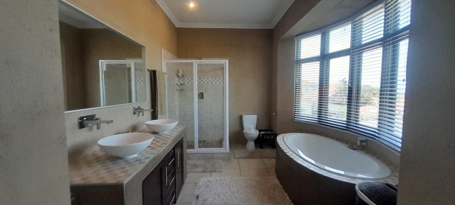 3 Bedroom Property for Sale in Essenwood KwaZulu-Natal