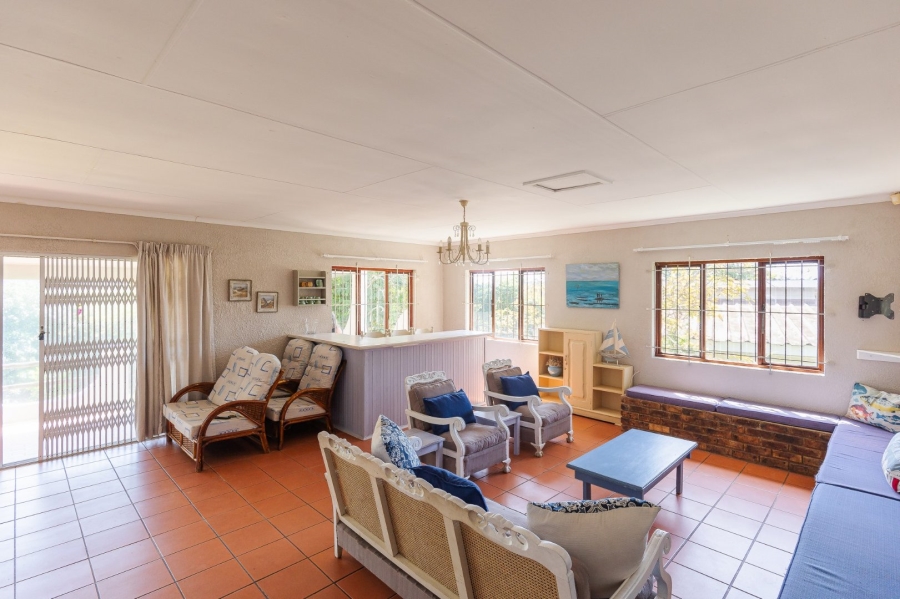 5 Bedroom Property for Sale in Pumula KwaZulu-Natal