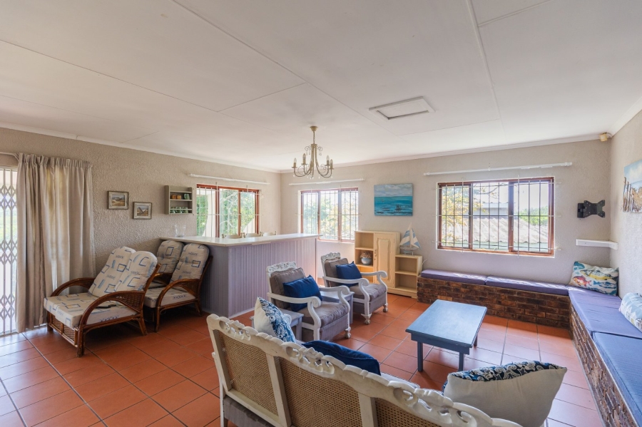 5 Bedroom Property for Sale in Pumula KwaZulu-Natal