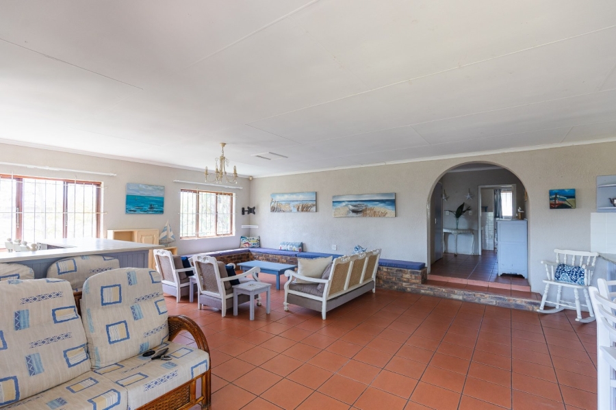 5 Bedroom Property for Sale in Pumula KwaZulu-Natal