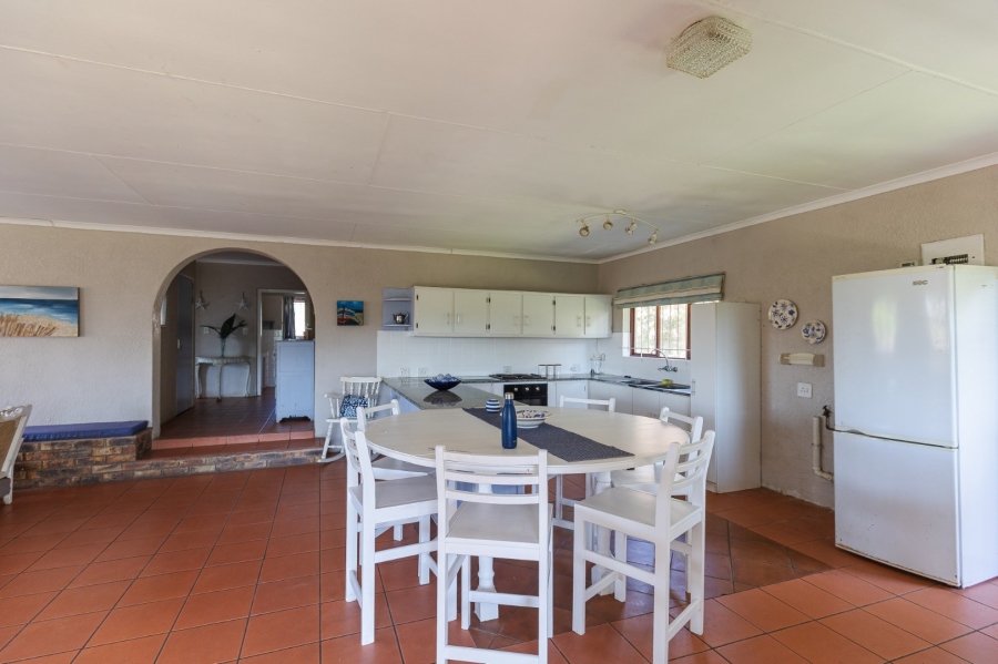 5 Bedroom Property for Sale in Pumula KwaZulu-Natal