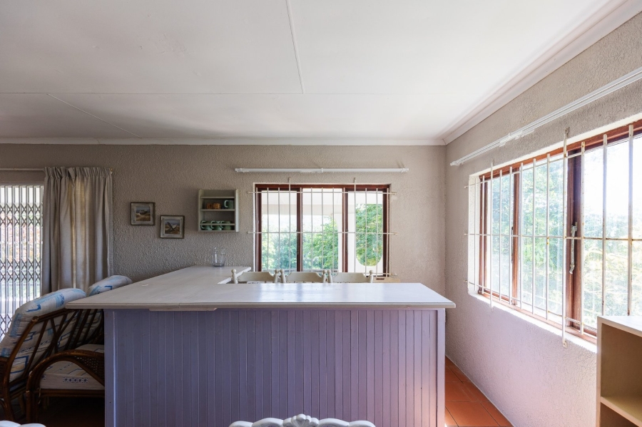 5 Bedroom Property for Sale in Pumula KwaZulu-Natal