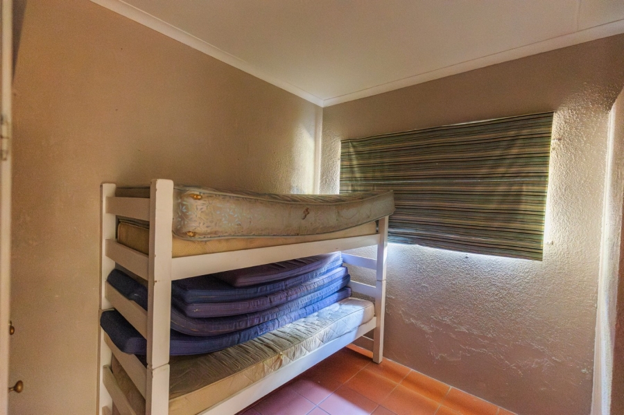 5 Bedroom Property for Sale in Pumula KwaZulu-Natal