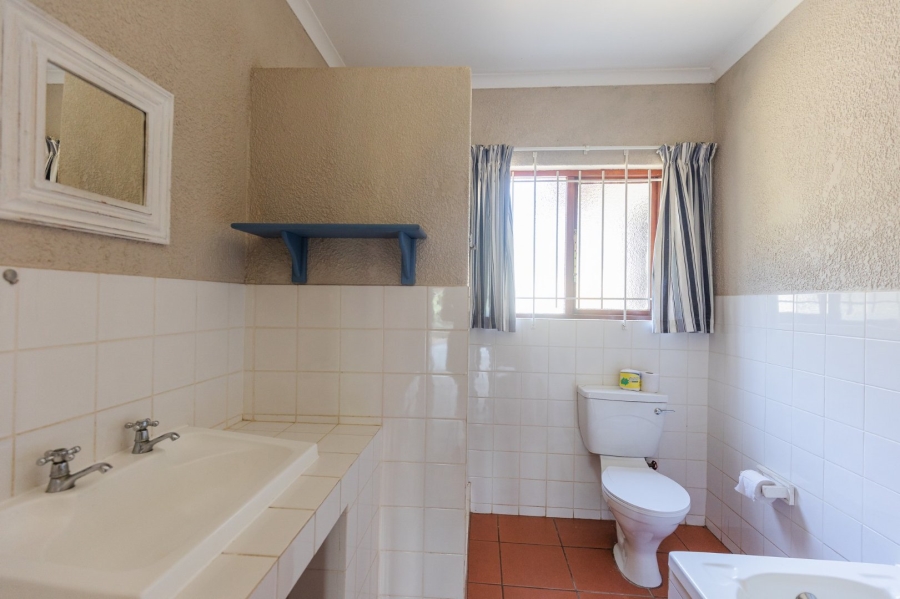 5 Bedroom Property for Sale in Pumula KwaZulu-Natal