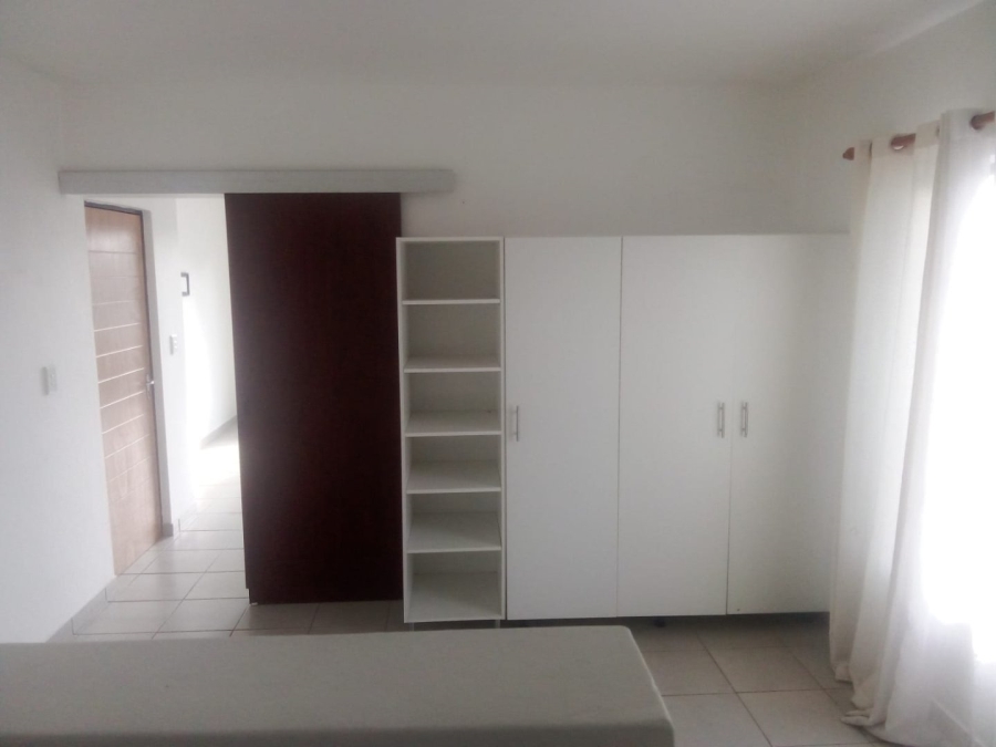 To Let 1 Bedroom Property for Rent in Athlone Park KwaZulu-Natal