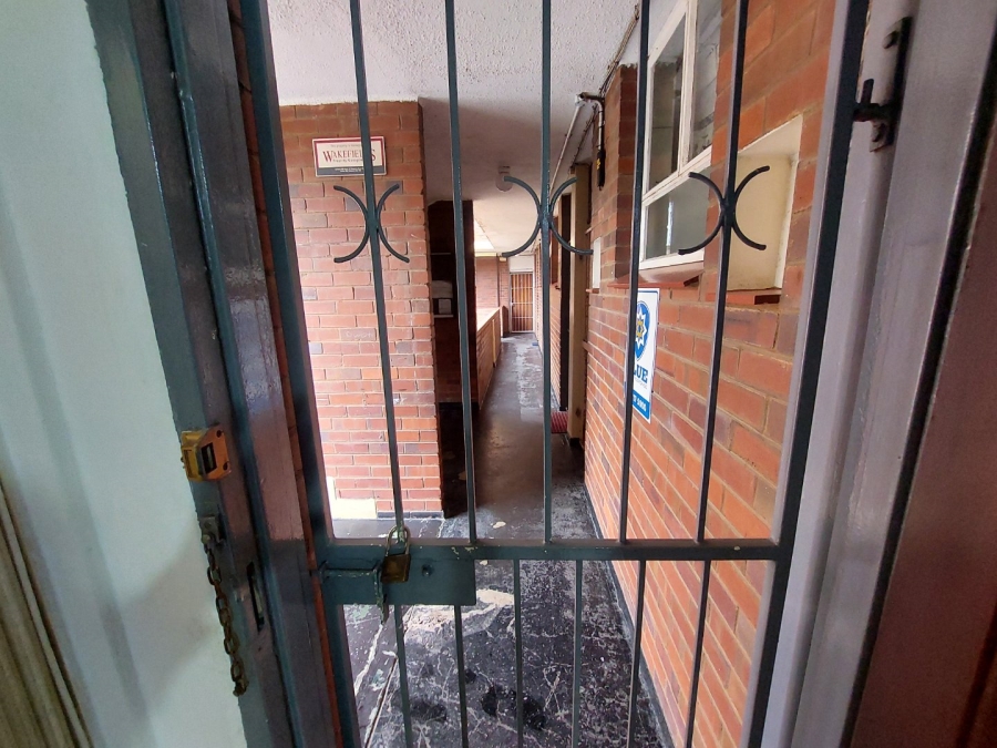 1 Bedroom Property for Sale in Essenwood KwaZulu-Natal