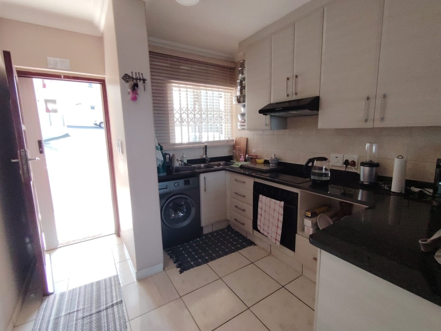 2 Bedroom Property for Sale in Uvongo KwaZulu-Natal