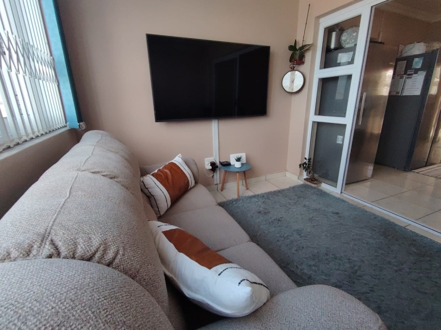 2 Bedroom Property for Sale in Uvongo KwaZulu-Natal