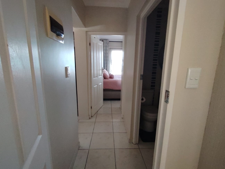 2 Bedroom Property for Sale in Uvongo KwaZulu-Natal