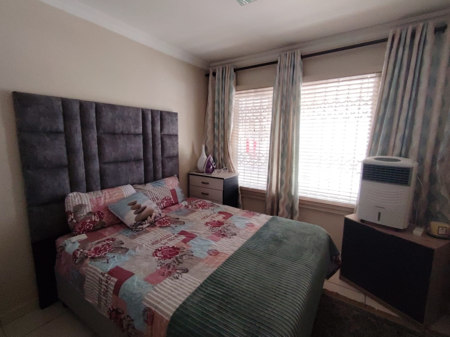 2 Bedroom Property for Sale in Uvongo KwaZulu-Natal