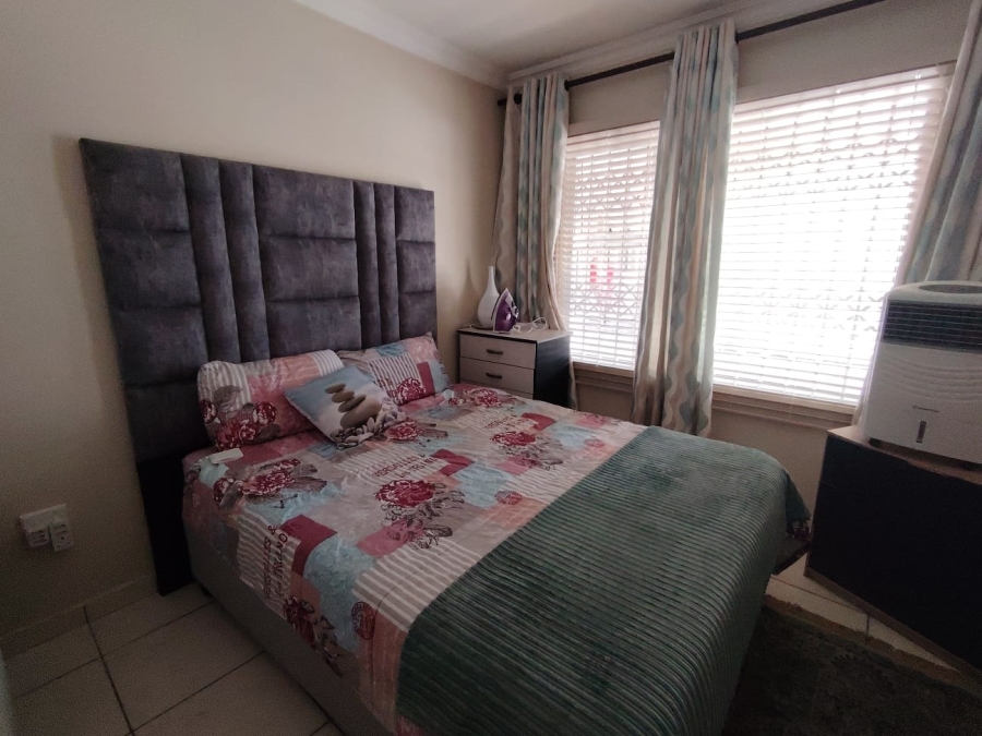 2 Bedroom Property for Sale in Uvongo KwaZulu-Natal