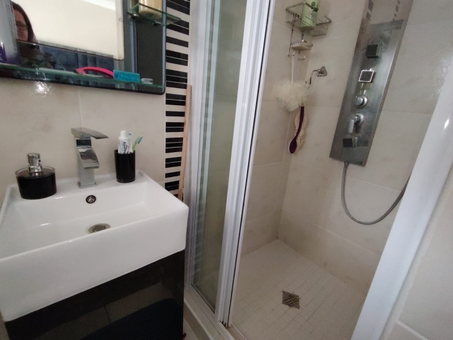 2 Bedroom Property for Sale in Uvongo KwaZulu-Natal