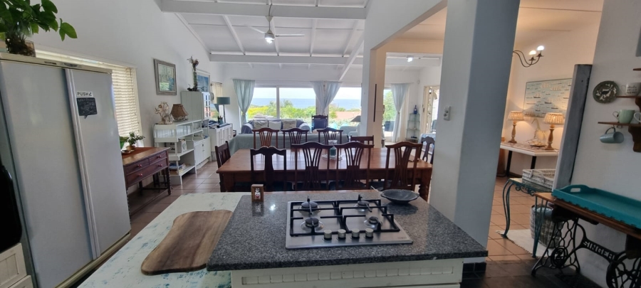 5 Bedroom Property for Sale in Southport KwaZulu-Natal