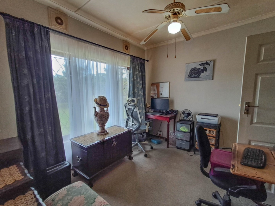 4 Bedroom Property for Sale in Oslo Beach KwaZulu-Natal