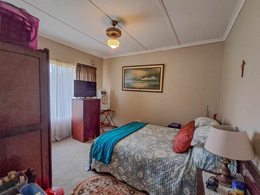 4 Bedroom Property for Sale in Oslo Beach KwaZulu-Natal