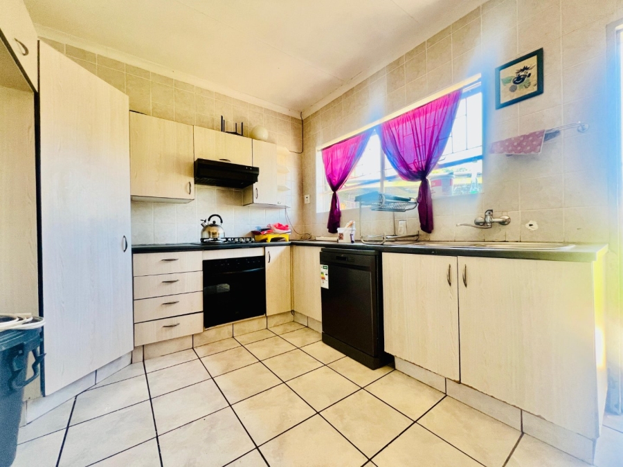 3 Bedroom Property for Sale in Amajuba Park KwaZulu-Natal