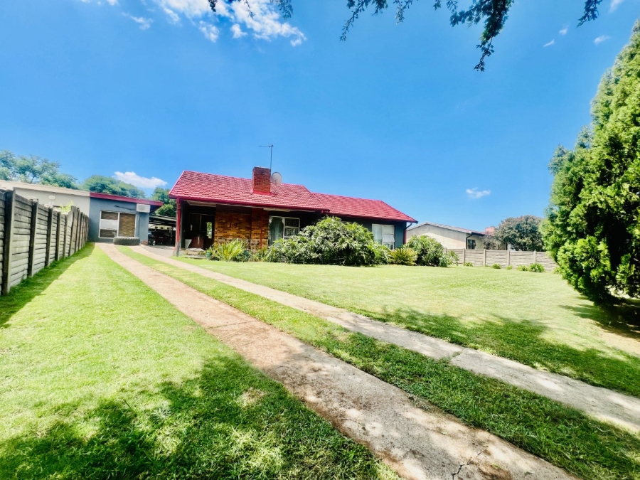 3 Bedroom Property for Sale in Amajuba Park KwaZulu-Natal