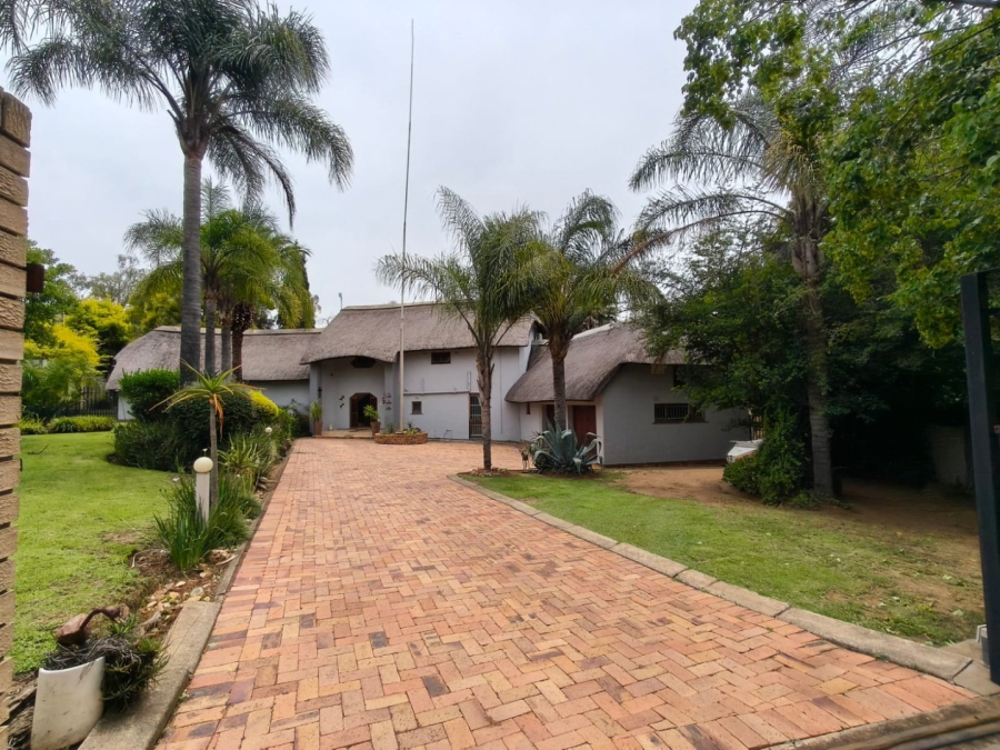 4 Bedroom Property for Sale in Signal Hill KwaZulu-Natal