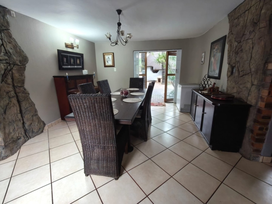 4 Bedroom Property for Sale in Signal Hill KwaZulu-Natal