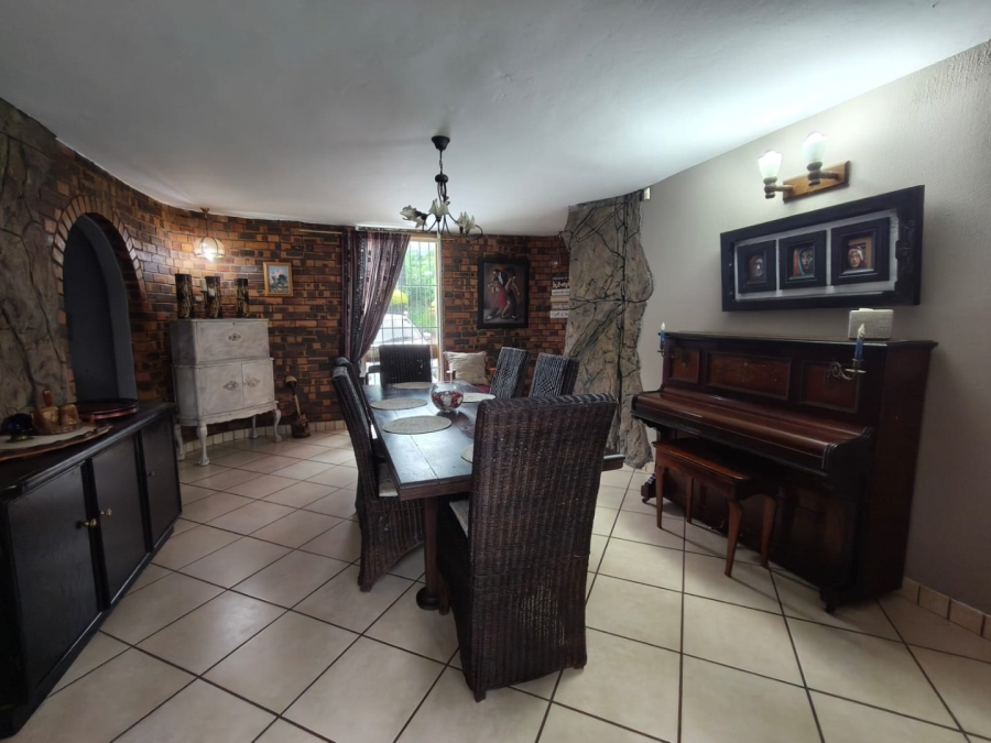 4 Bedroom Property for Sale in Signal Hill KwaZulu-Natal