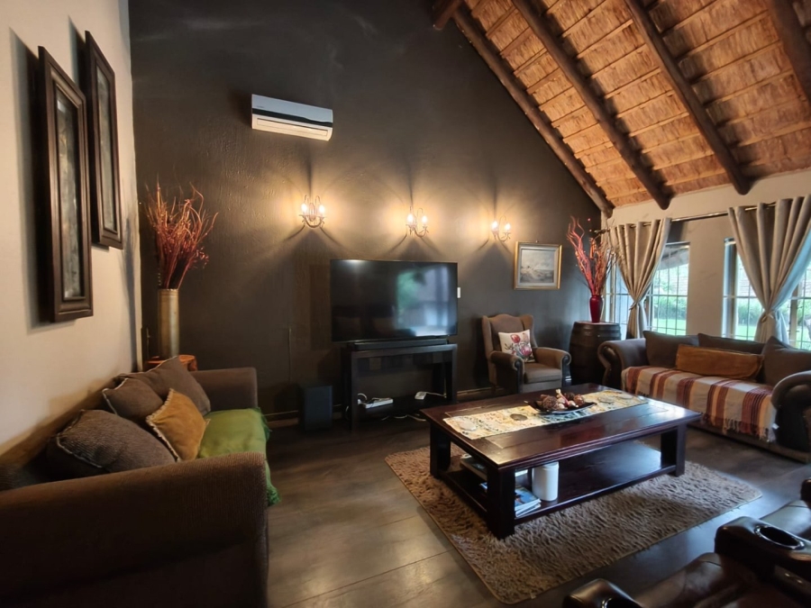 4 Bedroom Property for Sale in Signal Hill KwaZulu-Natal