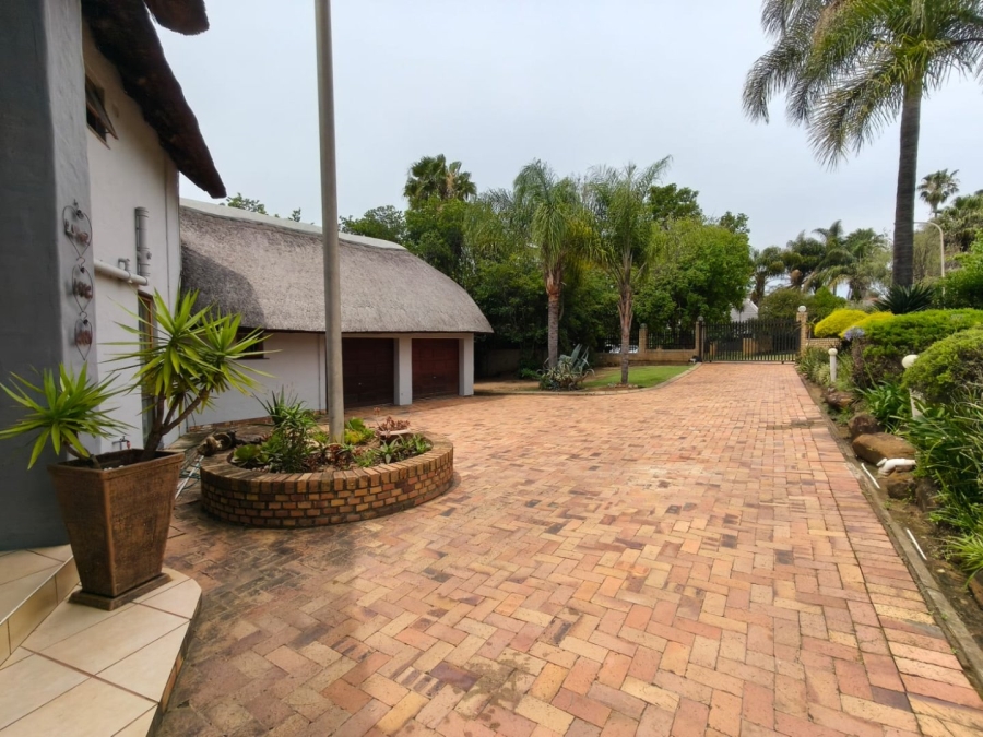 4 Bedroom Property for Sale in Signal Hill KwaZulu-Natal
