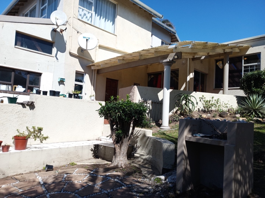 10 Bedroom Property for Sale in Manaba Beach KwaZulu-Natal