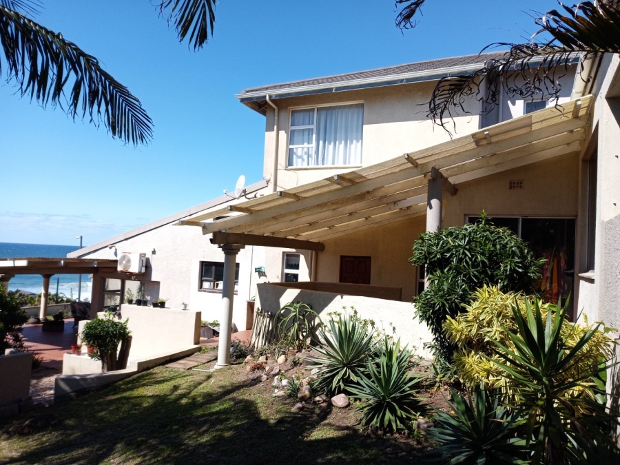 10 Bedroom Property for Sale in Manaba Beach KwaZulu-Natal