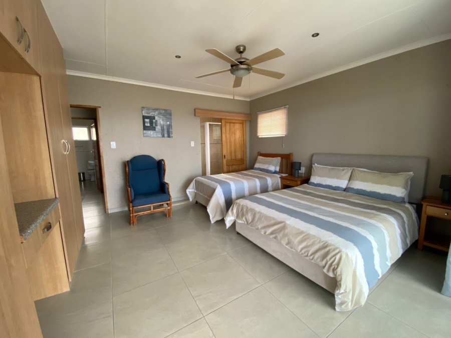 10 Bedroom Property for Sale in Manaba Beach KwaZulu-Natal