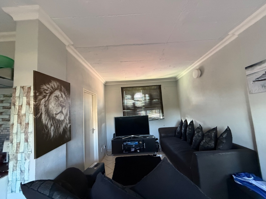 2 Bedroom Property for Sale in Madadeni J KwaZulu-Natal