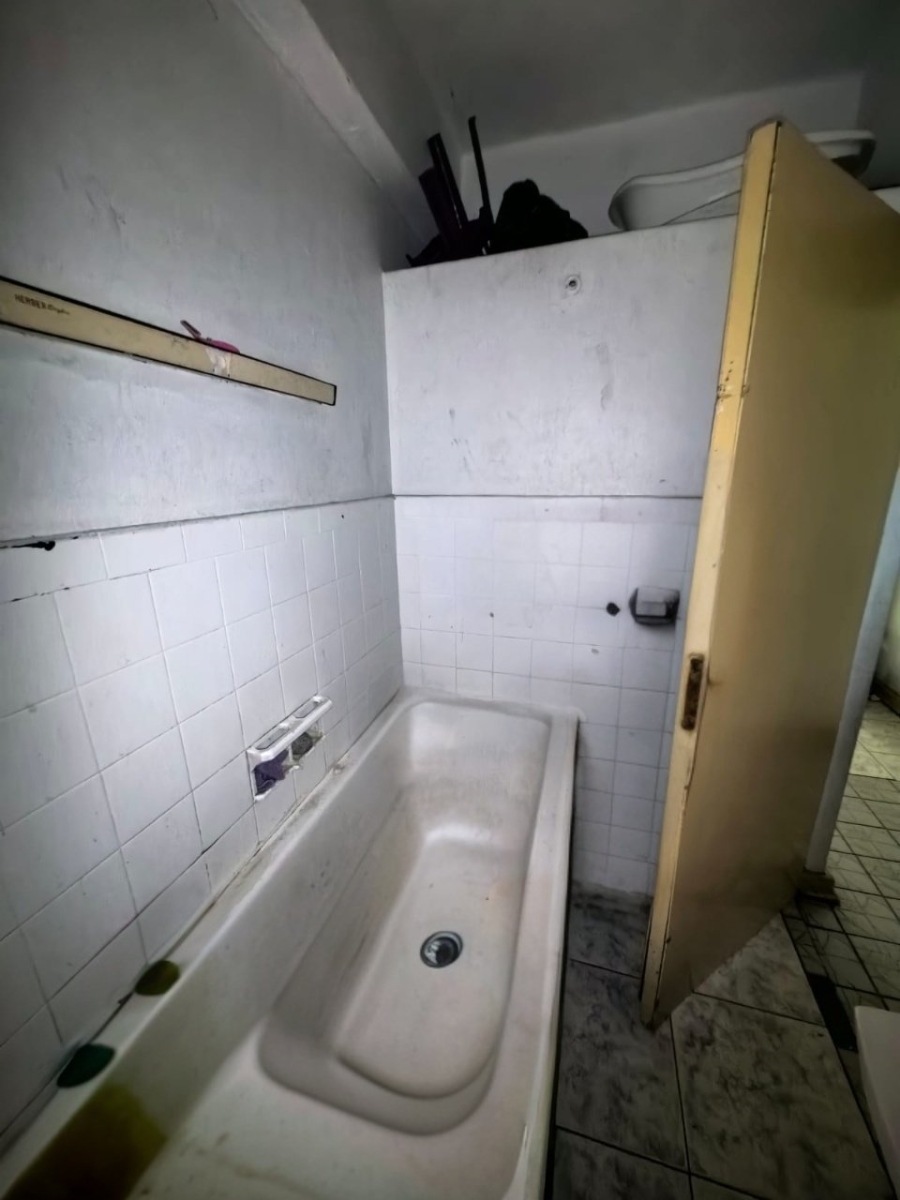 1 Bedroom Property for Sale in Point KwaZulu-Natal