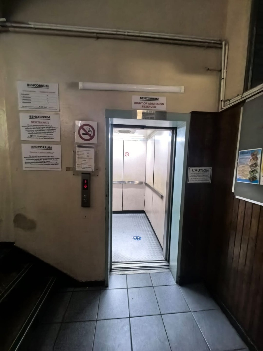 1 Bedroom Property for Sale in Point KwaZulu-Natal