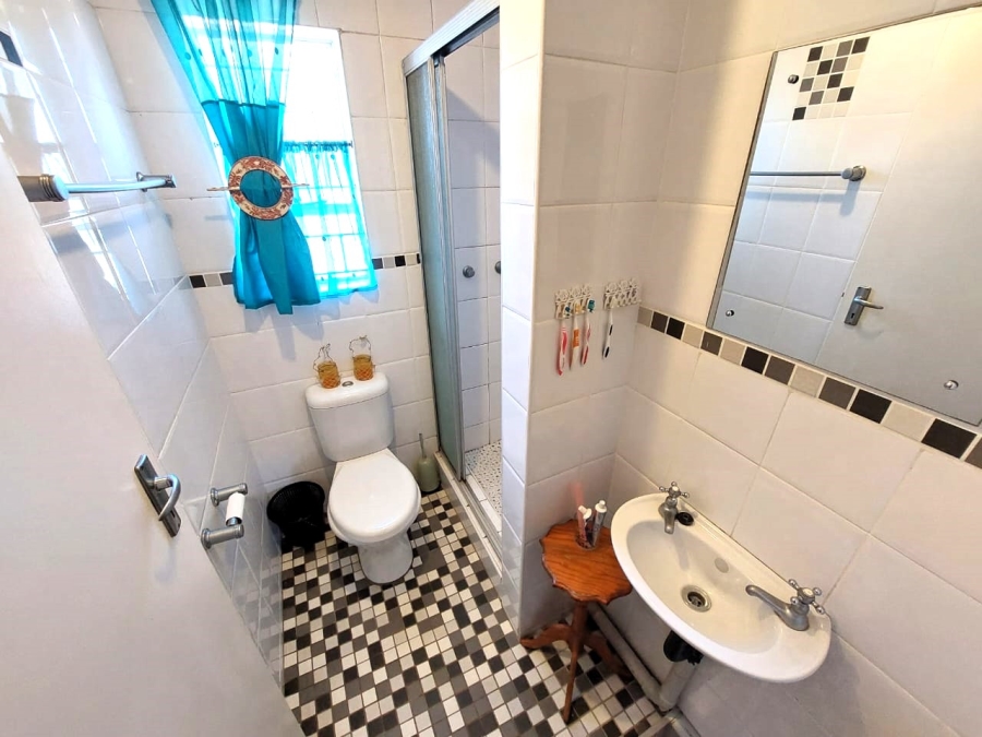 4 Bedroom Property for Sale in Sunnyridge KwaZulu-Natal