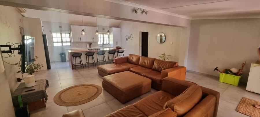 3 Bedroom Property for Sale in Umtentweni KwaZulu-Natal
