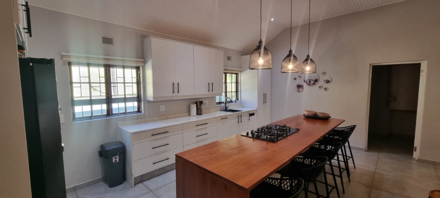 3 Bedroom Property for Sale in Umtentweni KwaZulu-Natal