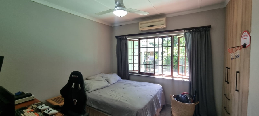 3 Bedroom Property for Sale in Umtentweni KwaZulu-Natal