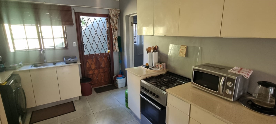 3 Bedroom Property for Sale in Umtentweni KwaZulu-Natal