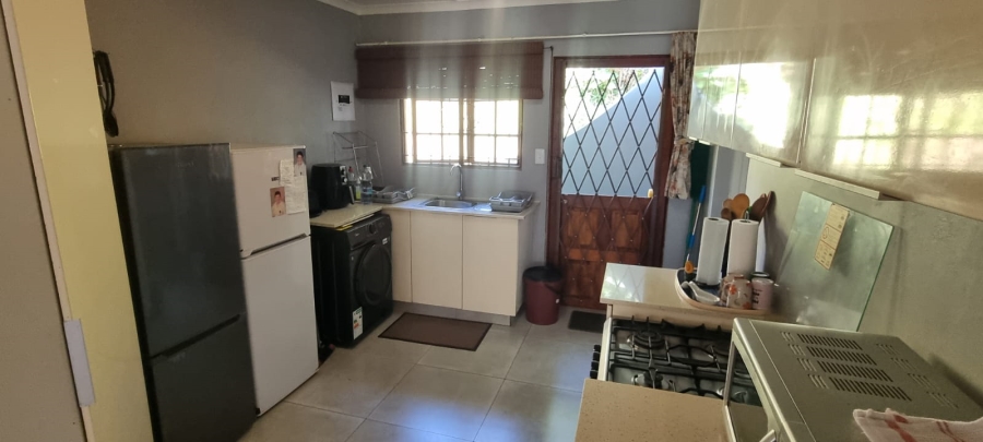 3 Bedroom Property for Sale in Umtentweni KwaZulu-Natal