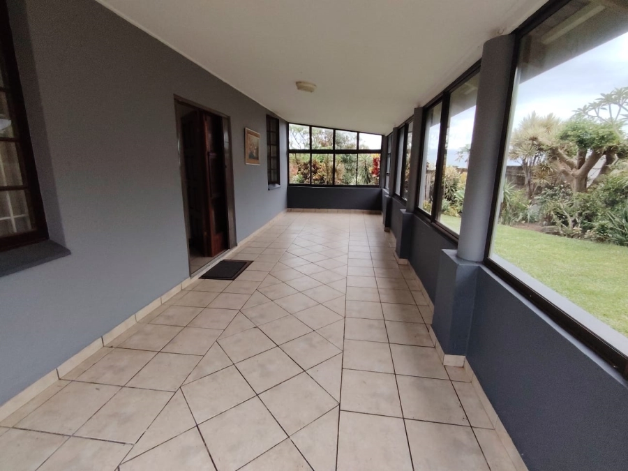 6 Bedroom Property for Sale in Margate KwaZulu-Natal