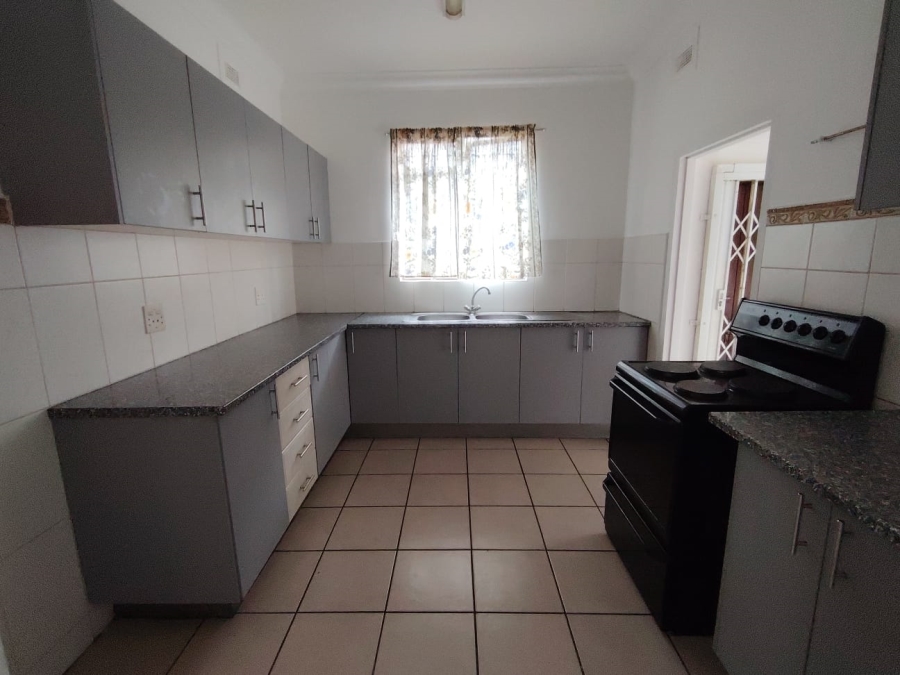 6 Bedroom Property for Sale in Margate KwaZulu-Natal
