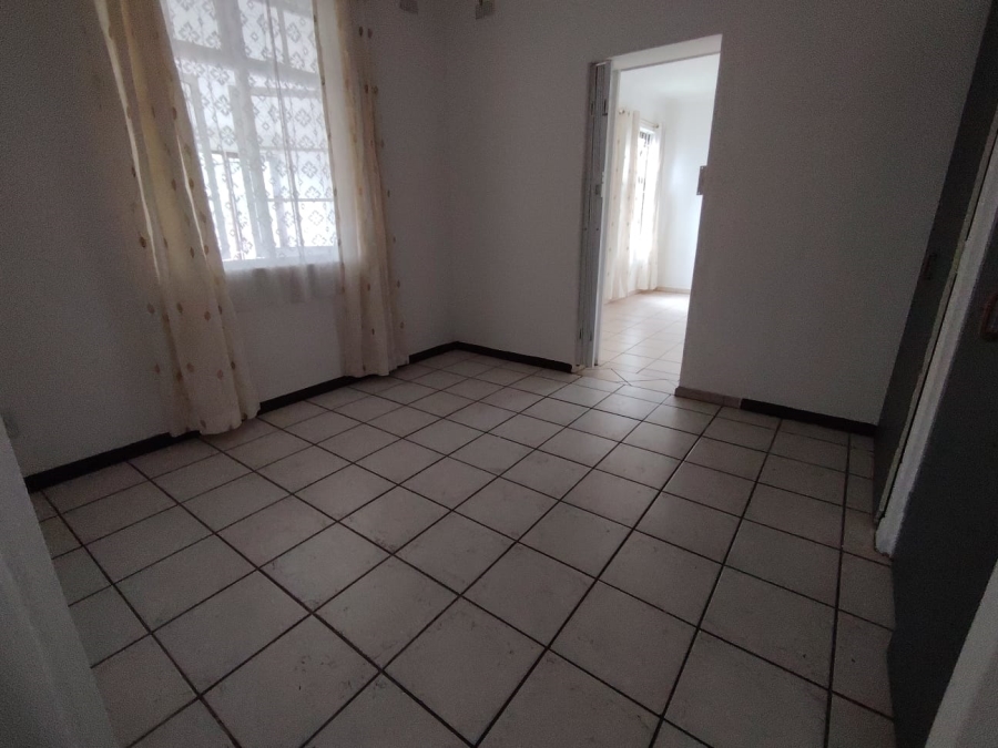 6 Bedroom Property for Sale in Margate KwaZulu-Natal