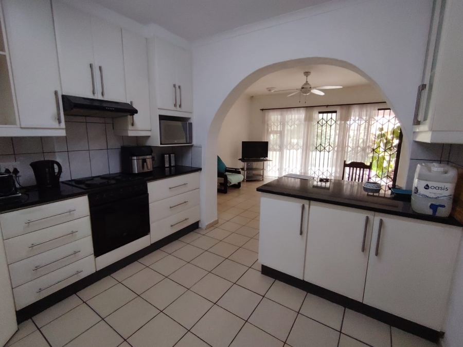 6 Bedroom Property for Sale in Margate KwaZulu-Natal