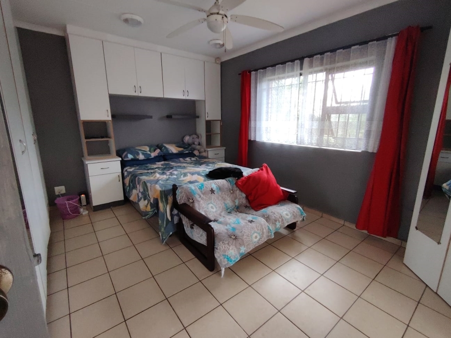 6 Bedroom Property for Sale in Margate KwaZulu-Natal