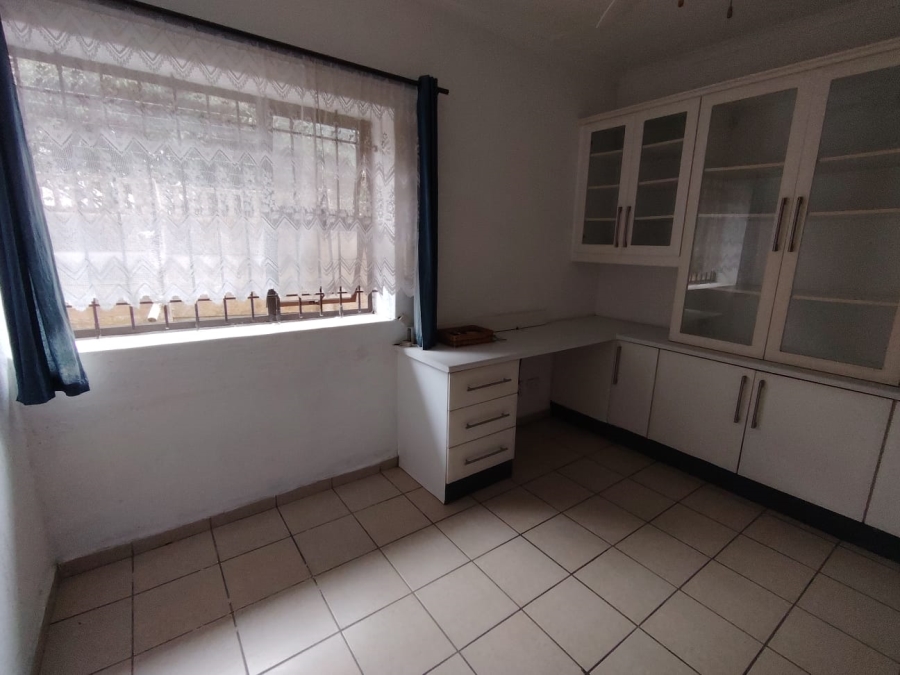 6 Bedroom Property for Sale in Margate KwaZulu-Natal