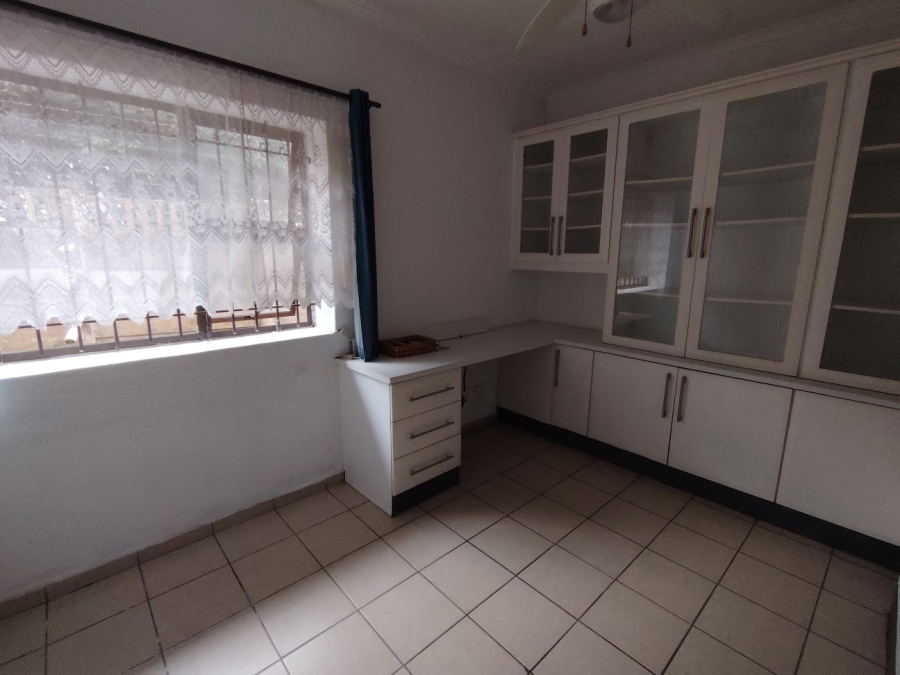 6 Bedroom Property for Sale in Margate KwaZulu-Natal