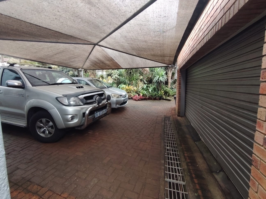 6 Bedroom Property for Sale in Margate KwaZulu-Natal