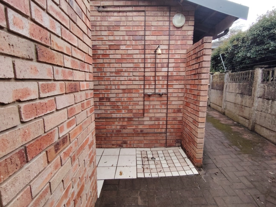 6 Bedroom Property for Sale in Margate KwaZulu-Natal