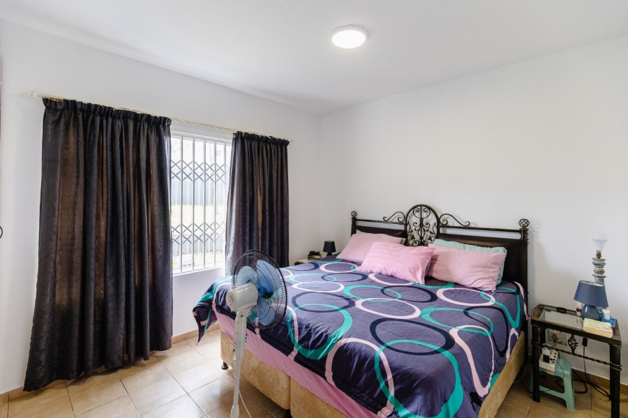 2 Bedroom Property for Sale in Uvongo KwaZulu-Natal
