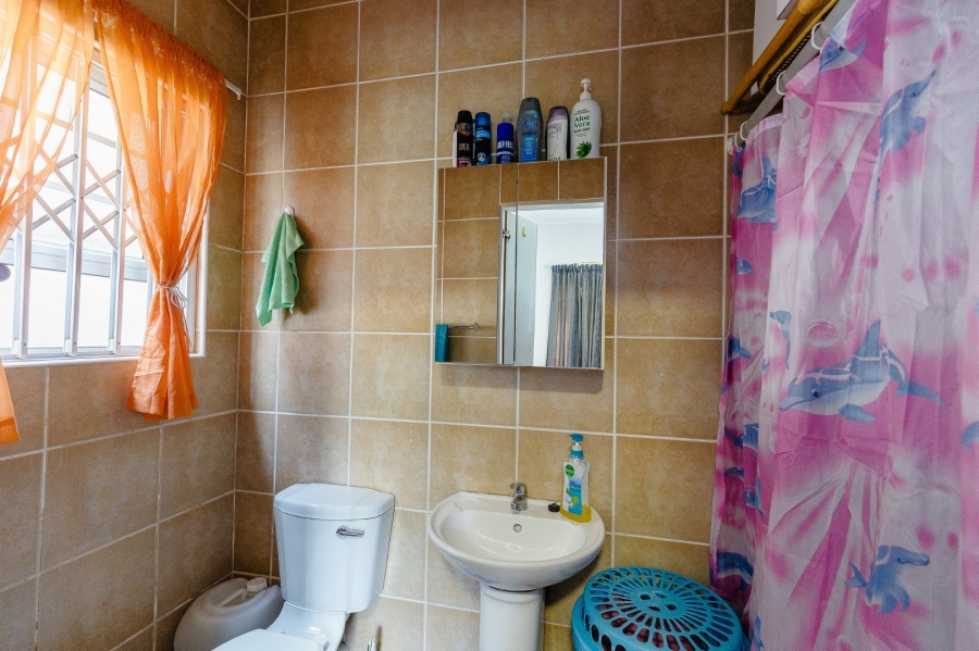 2 Bedroom Property for Sale in Uvongo KwaZulu-Natal